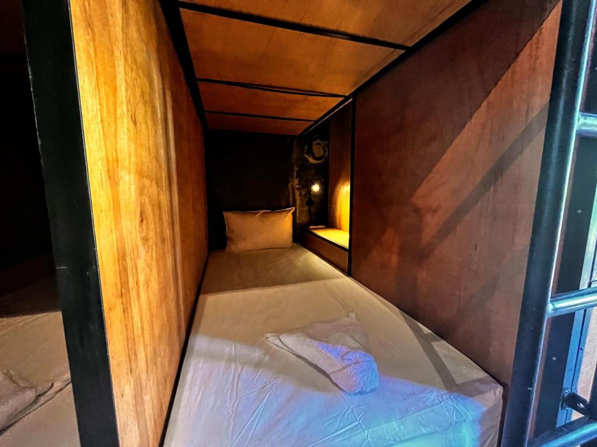 Mangroove Bay Boutique Hostel Banyuwedang Eksteriør billede