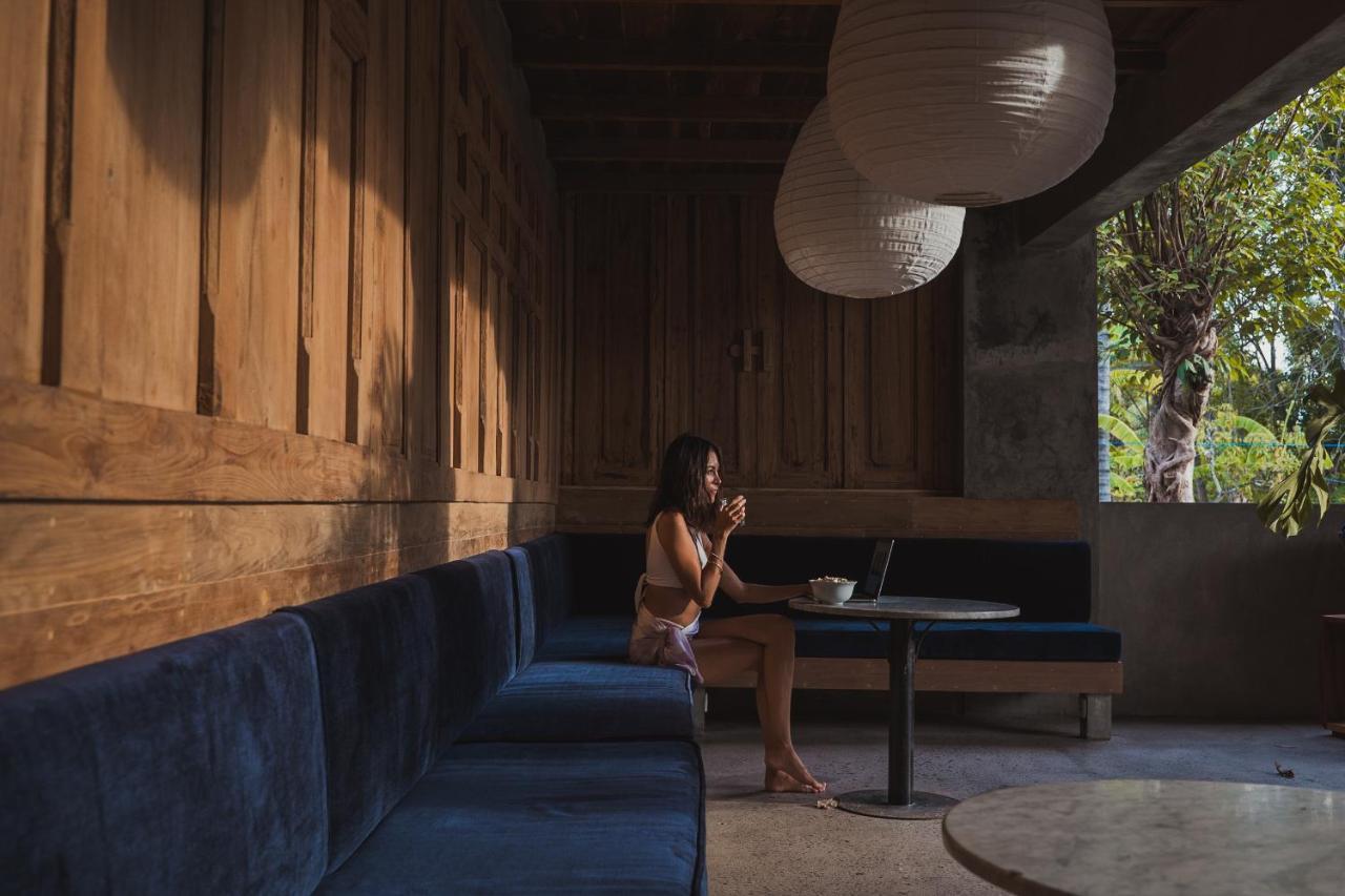 Mangroove Bay Boutique Hostel Banyuwedang Eksteriør billede