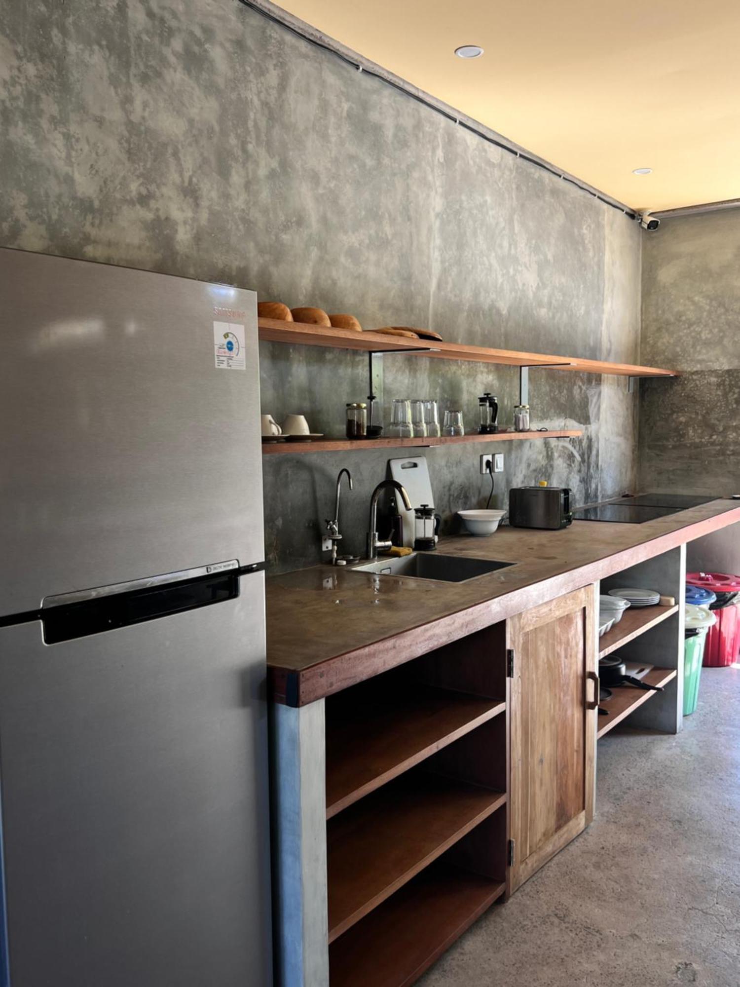 Mangroove Bay Boutique Hostel Banyuwedang Eksteriør billede