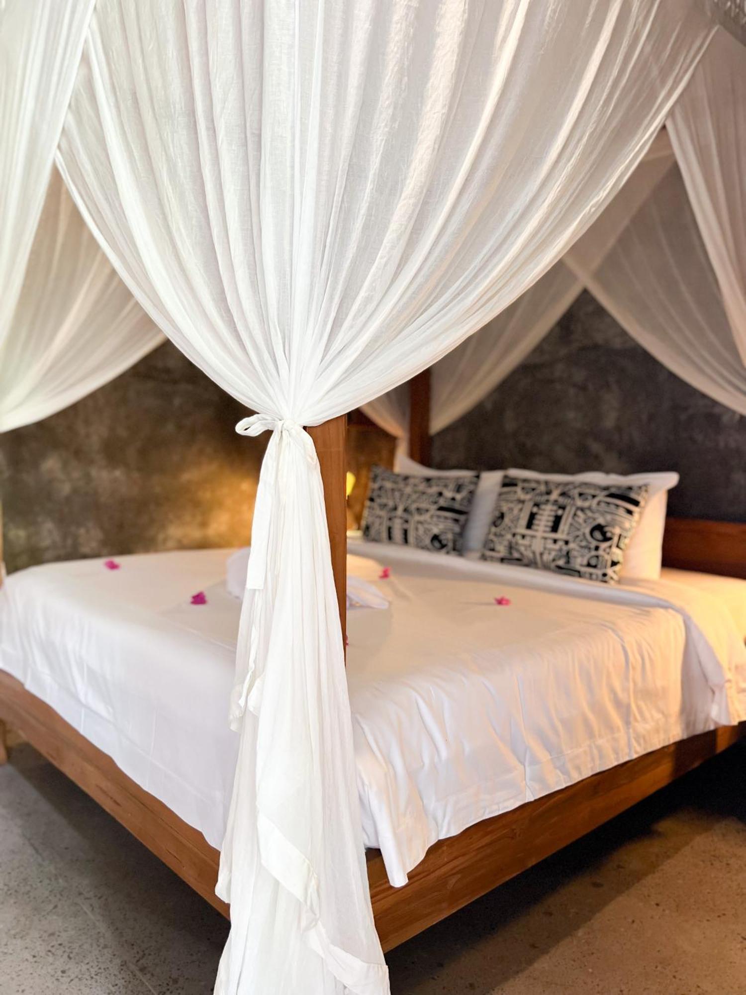 Mangroove Bay Boutique Hostel Banyuwedang Eksteriør billede